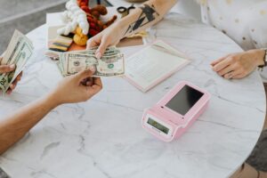 How to Get Free Hulu Just by Paying With the Right Debit Card - Featured image