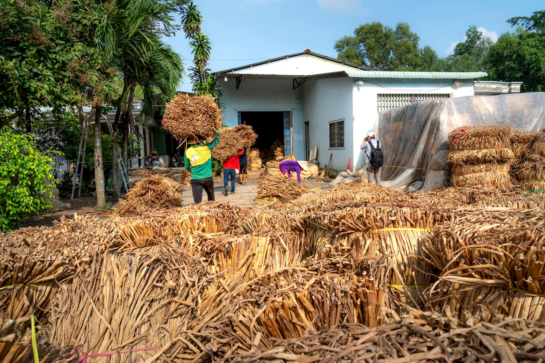 Mobile Carrier Bundles—The Real Free Hulu Deals