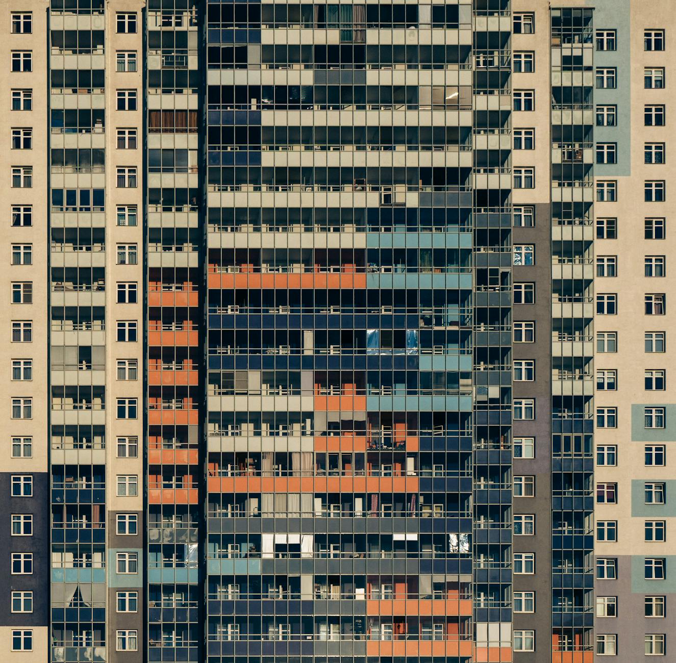 Comparing Bonus Structures: Flat Cash vs. Percentage-Based Rewards