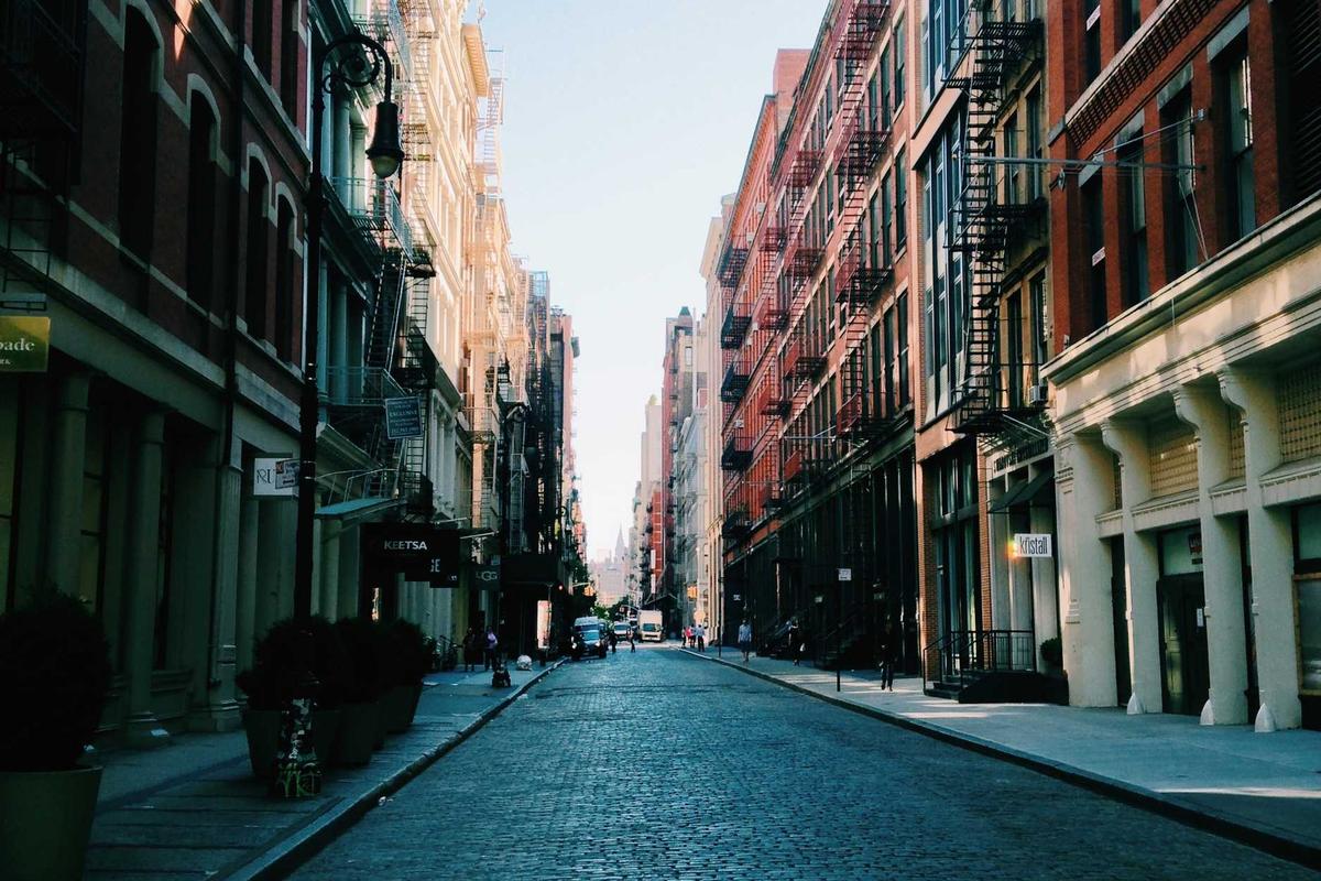 SoFi Invest Bonus Offers Up to $2,000 for $100K Deposits With Stock Rewards - Featured image