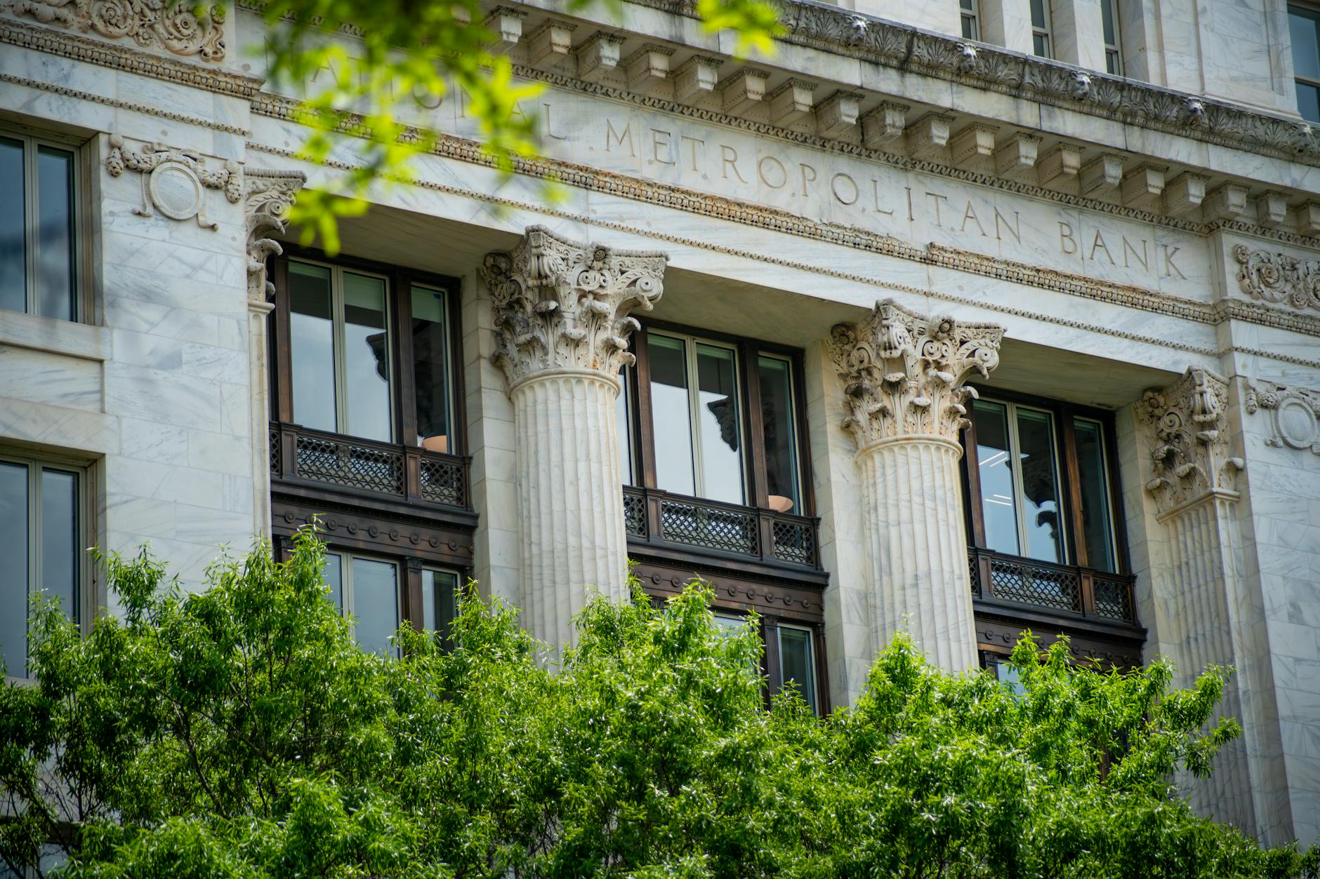 What Are Bank of America's Deposit Bonus Tiers and How Do They Work?