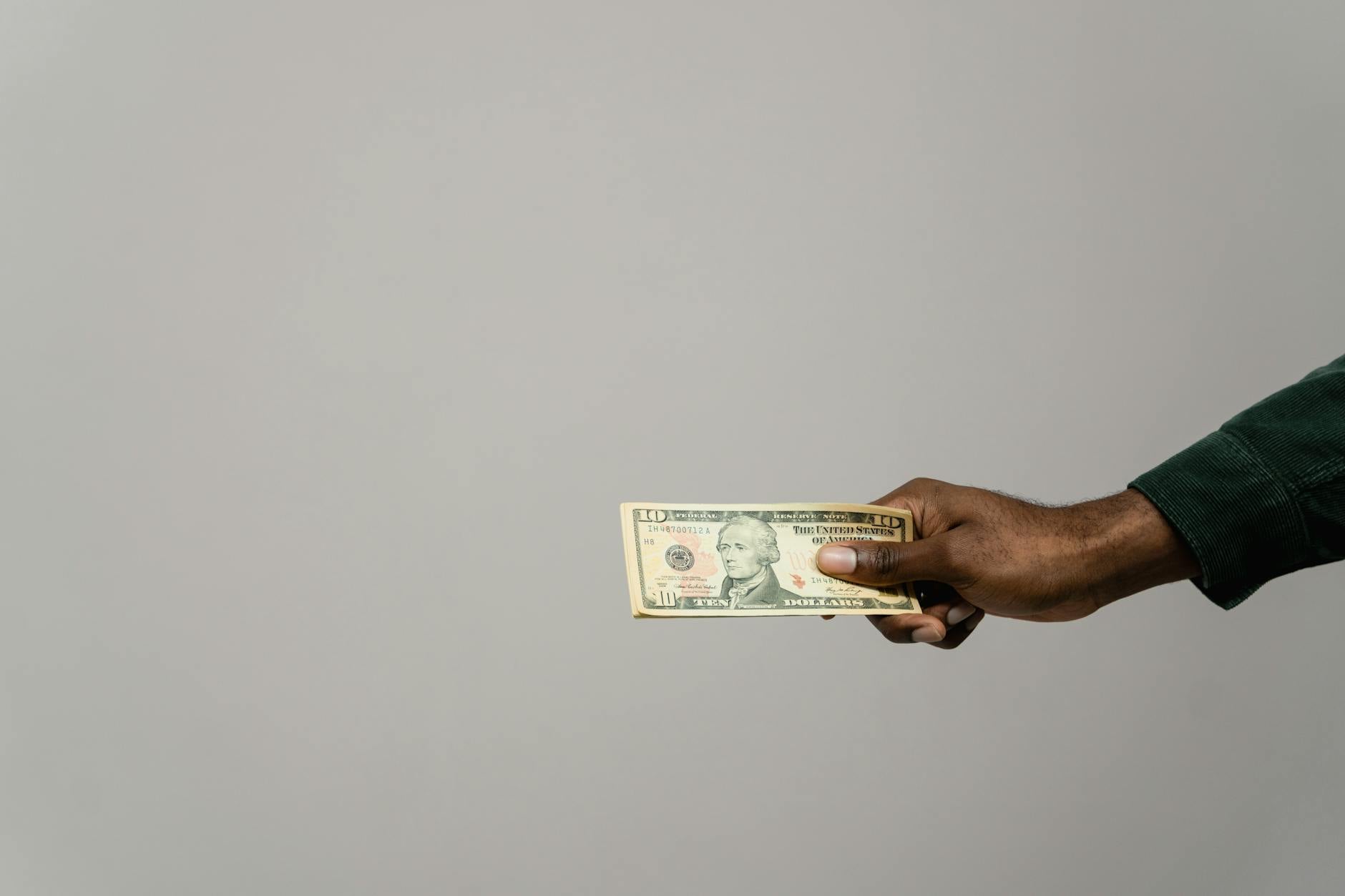 Banks That Accept ACH Transfers as Direct Deposit Alternatives