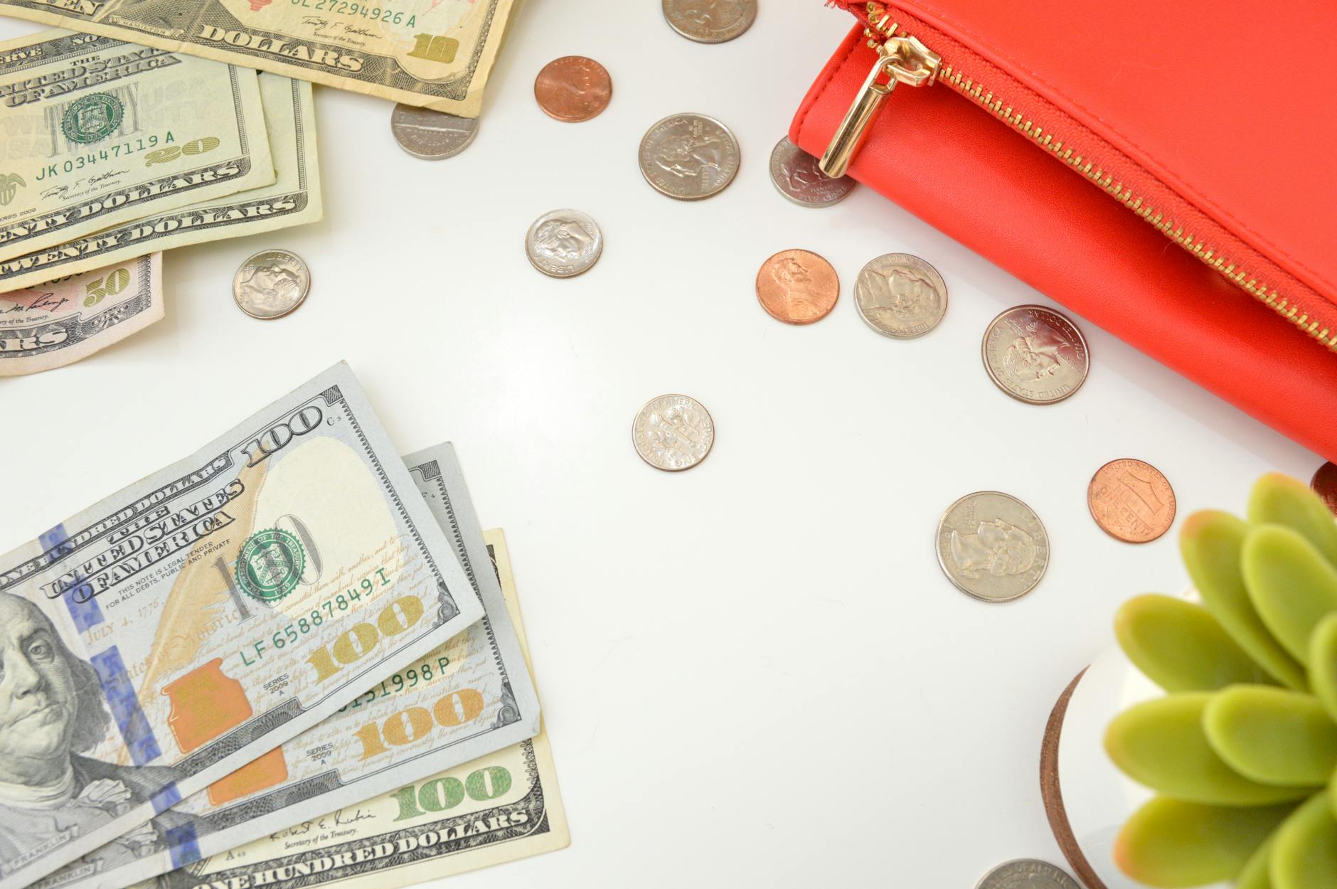 Comparing Direct Deposit vs. Transaction-Based Bonus Requirements