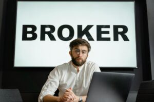 How to Compare Brokerage Bonuses Versus Bank Account Bonuses - Featured image