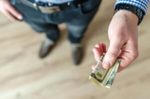 How to Find Bank Bonuses That Offer the Highest Return on Cash - Featured image