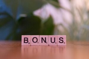 How to Find Bank Bonuses With Bonus Stacking Opportunities - Featured image