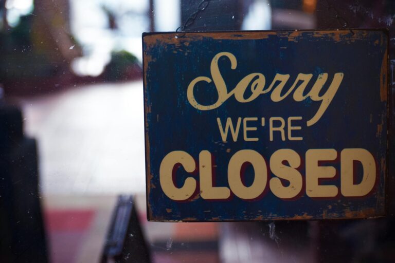 The Complete Guide to Avoiding Early Account Closure Penalties on Bonuses - Featured image