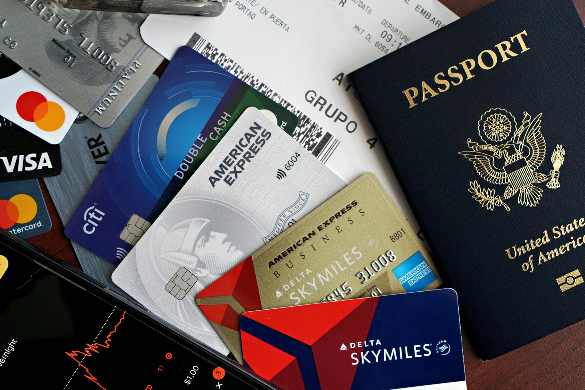 The Safest Way to Chase Multiple Bank Bonuses at the Same Time - Featured image