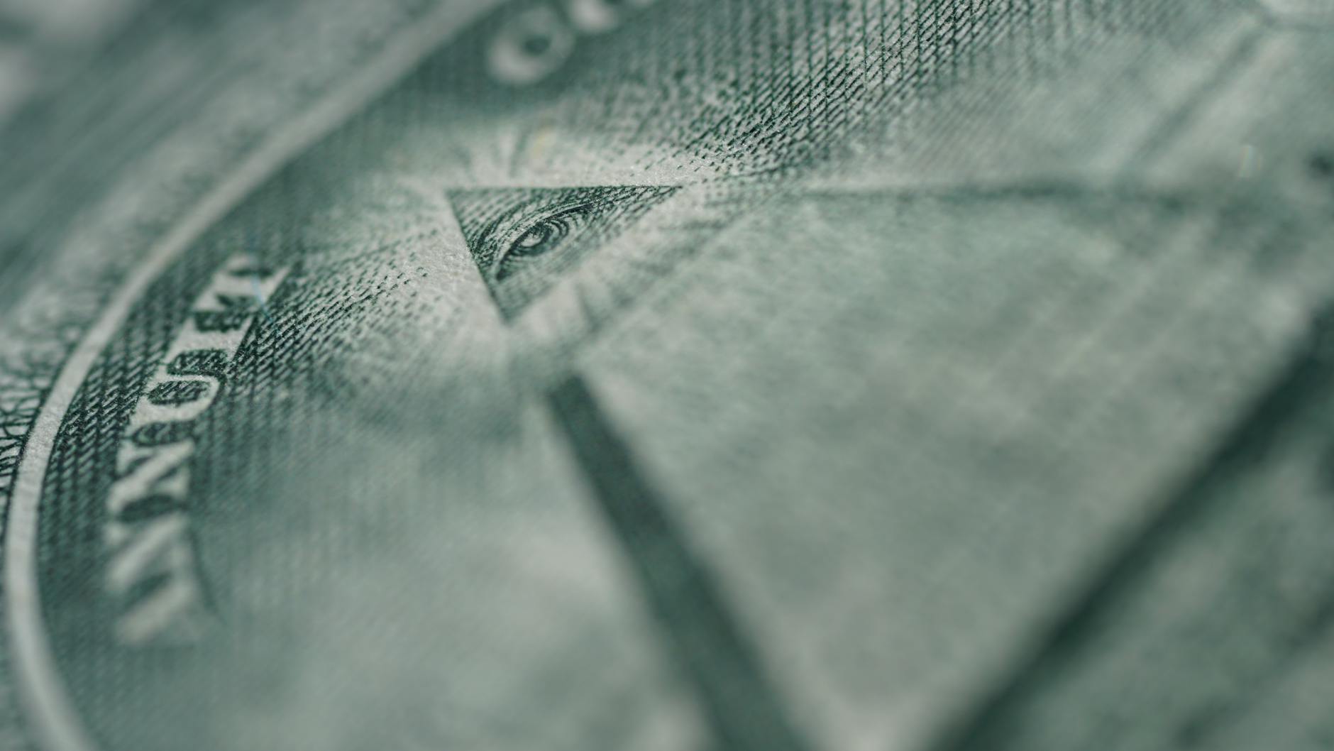 What Are Banking Perks and How Do They Differ From Cashback?