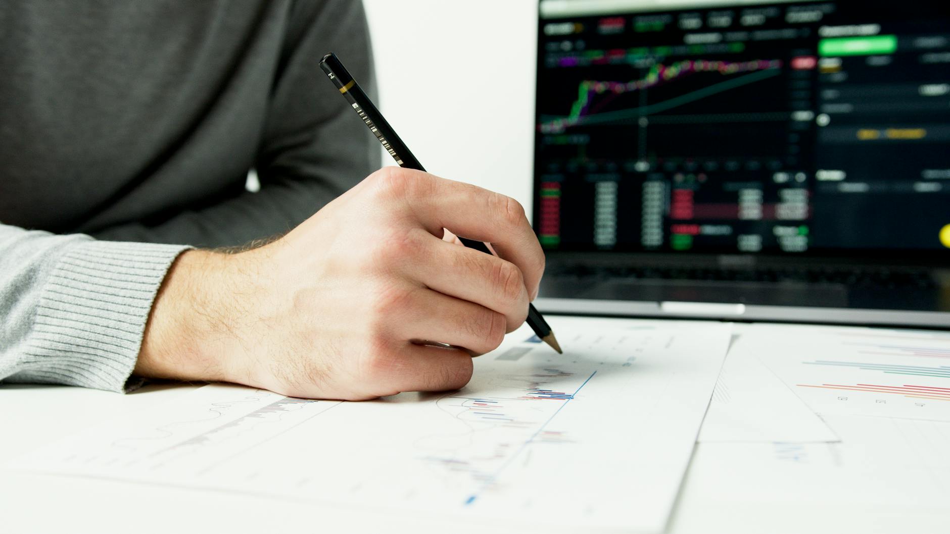 What Bonuses Do Brokers Actually Offer for $2 Million Transfers?