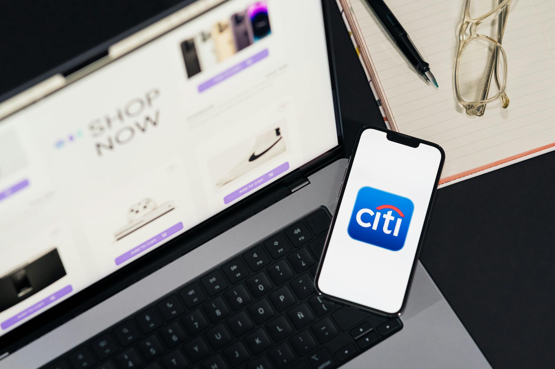 What Qualifies as the Citigold Subscription Credit Program and Who Can Access It?