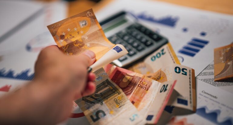 Calculate 6-Month CD Earnings on Your $5000 Investment Today - Featured image