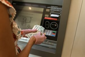 How to Avoid Account Closure After Receiving a Bonus - Featured image