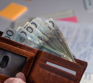 How to Earn Bonuses From Banks With High Interest Rates - Featured image