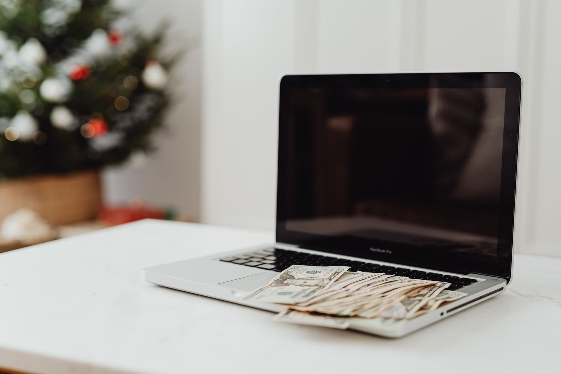 How to Earn Bonuses Without Using Your Main Bank Account - Featured image